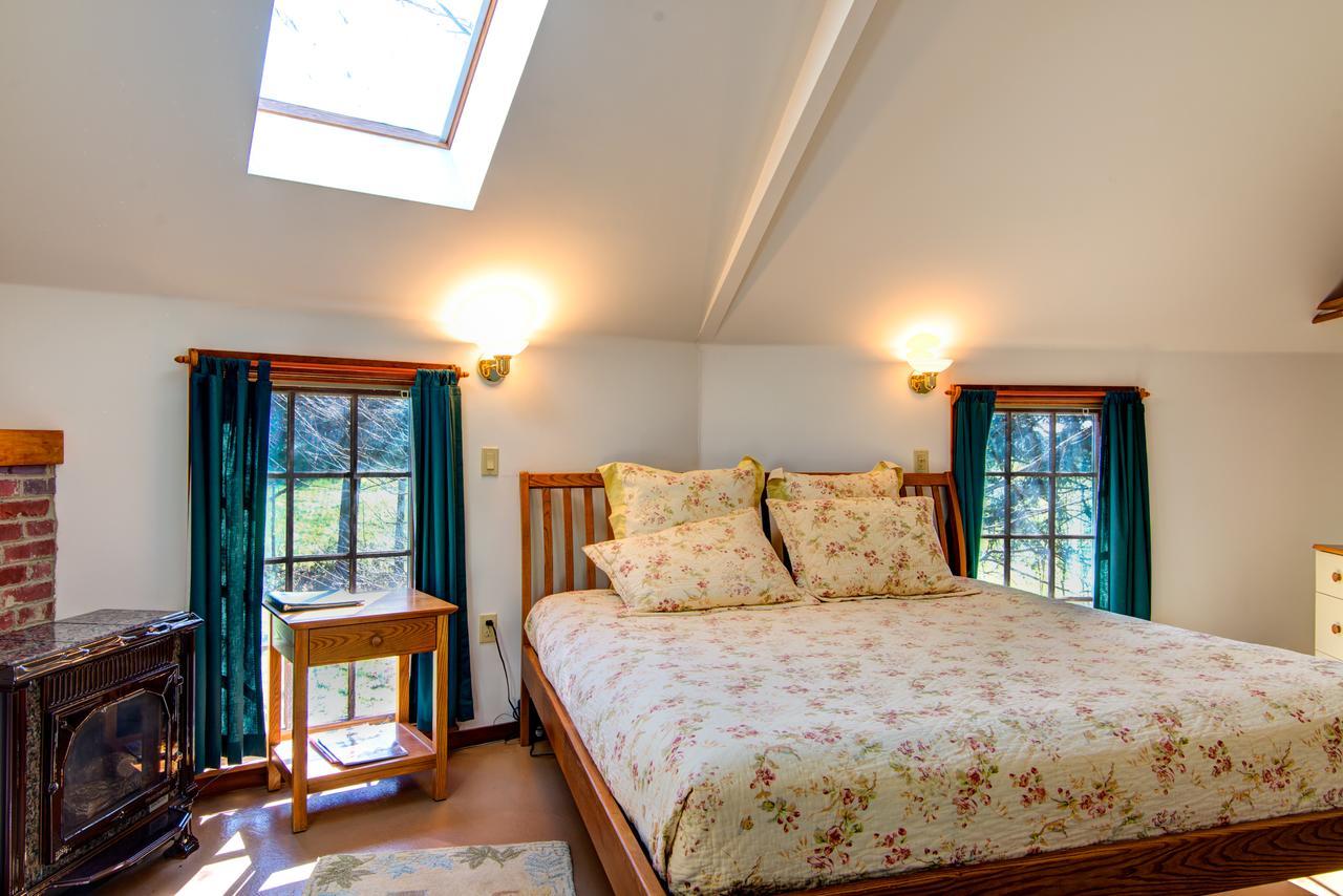 Breakfast On The Connecticut Bed & Breakfast Lyme Exterior photo